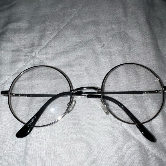 Spirit Of Halloween Costume Glasses And Fake Money - Picture 4 of 6